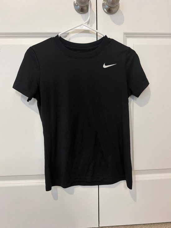 Nike Tops - Nike Black Short Sleeve Crewneck Tee with White Swoosh